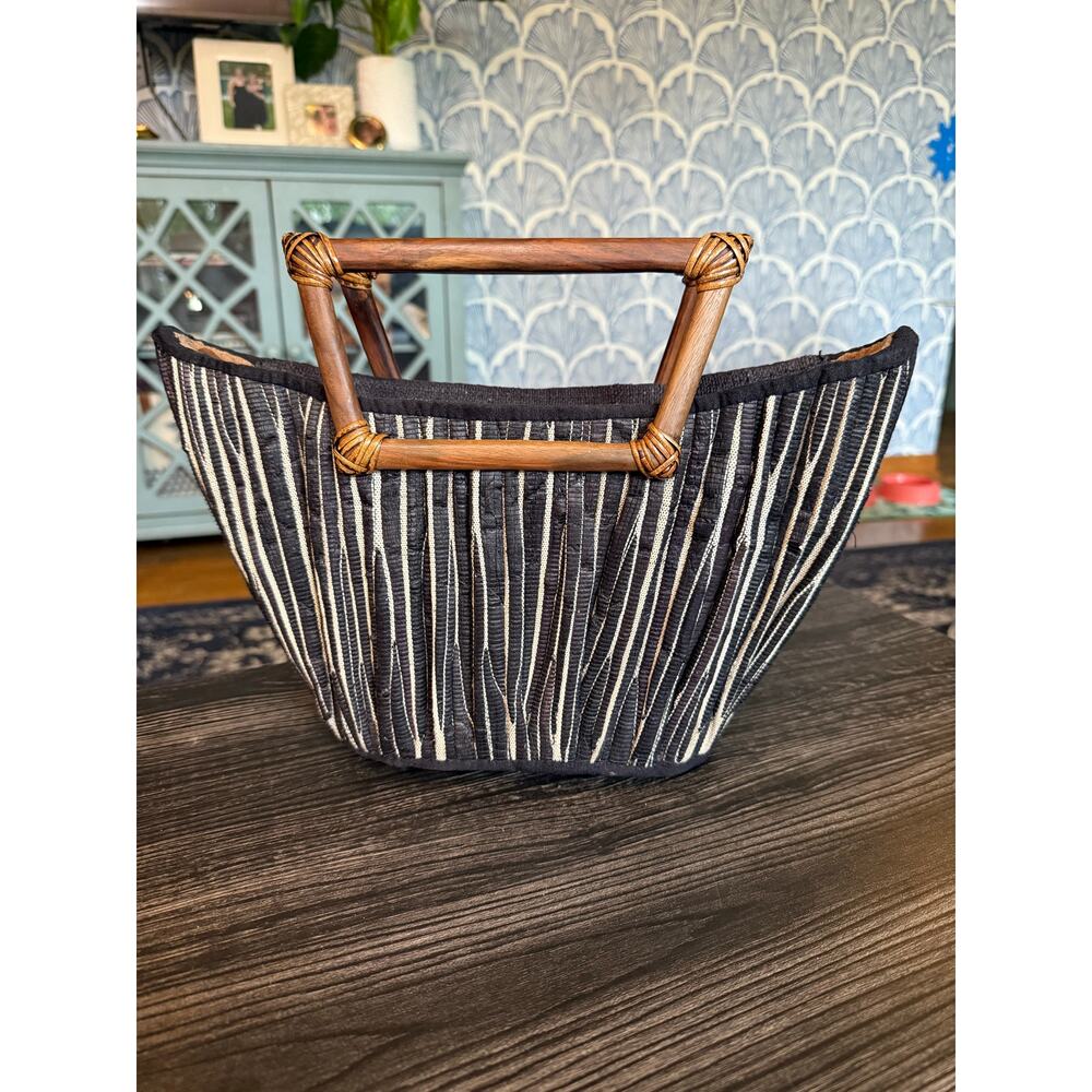 Artisan Made Wooden Handled Abstract Purse - Picture 3 of 6